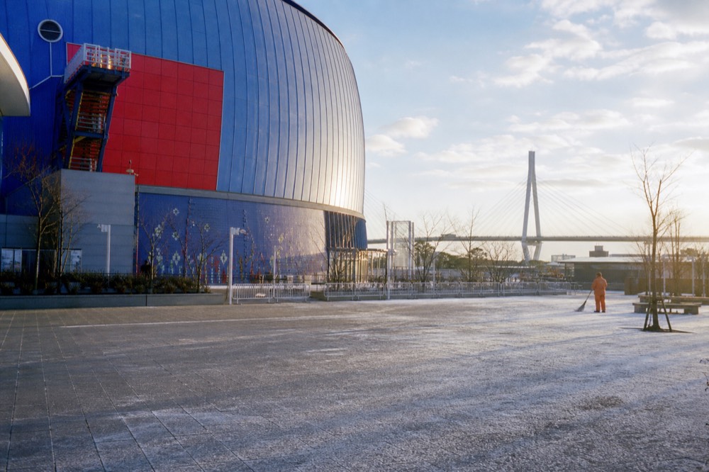 The exterior of the aquarium building on a quiet winter morning